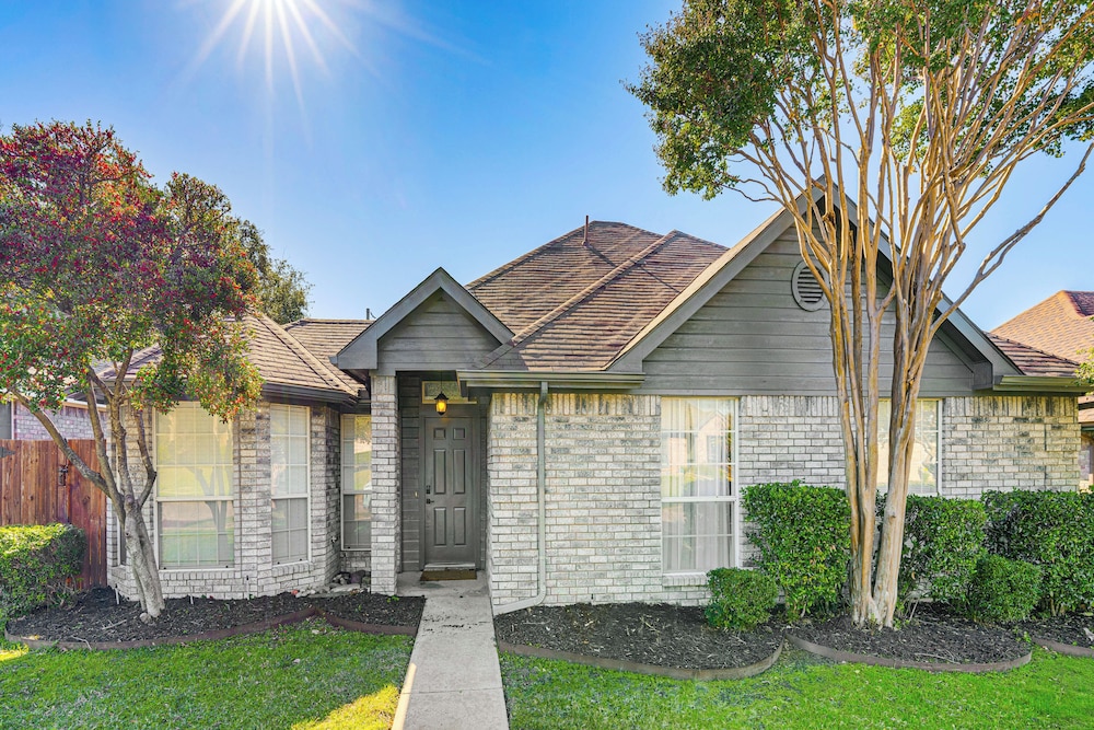 1/2 Mi to Frisco Commons! Family Getaway w/ Patio