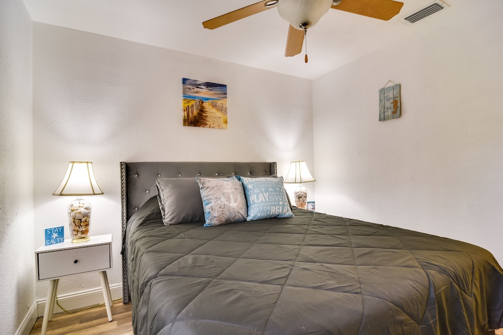 Pet-friendly Gulfport Home: Walkable Location!