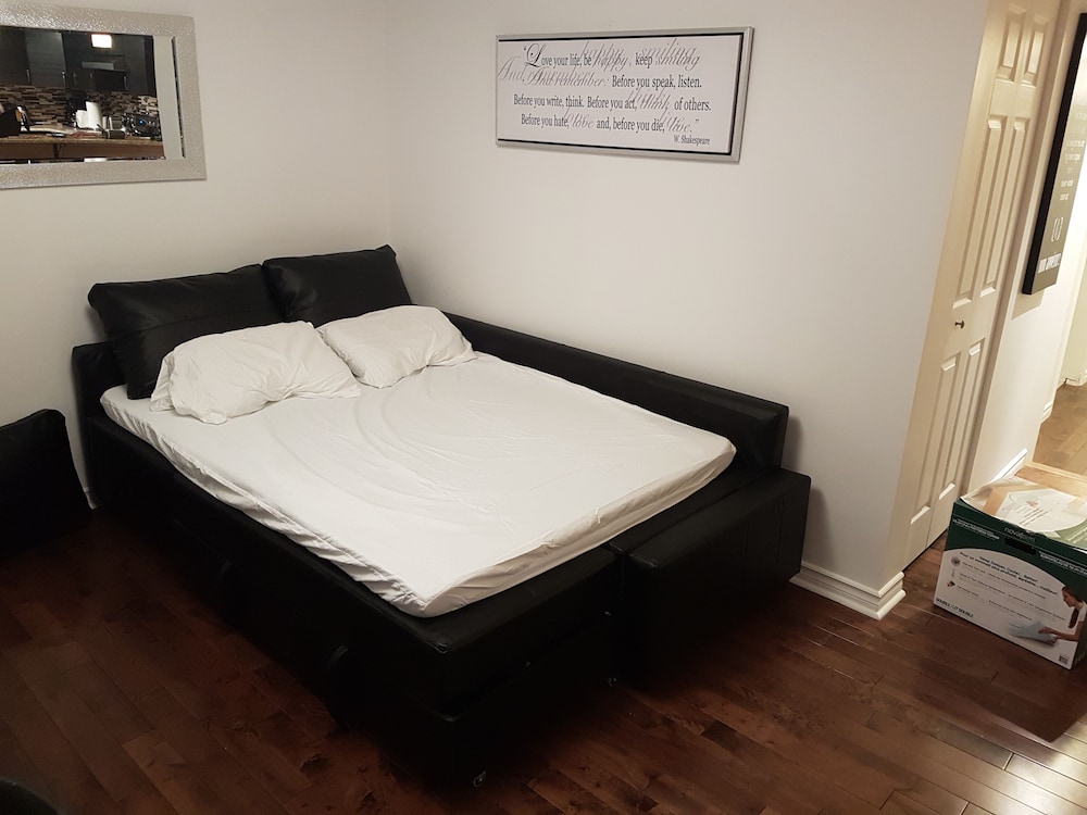 The Rock apartment - mtlFlats - Image 3