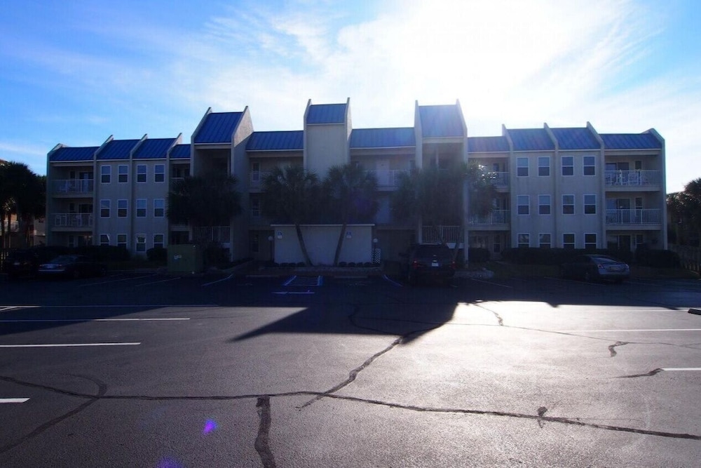 Blue Suede Shoes - 2 Br Condo