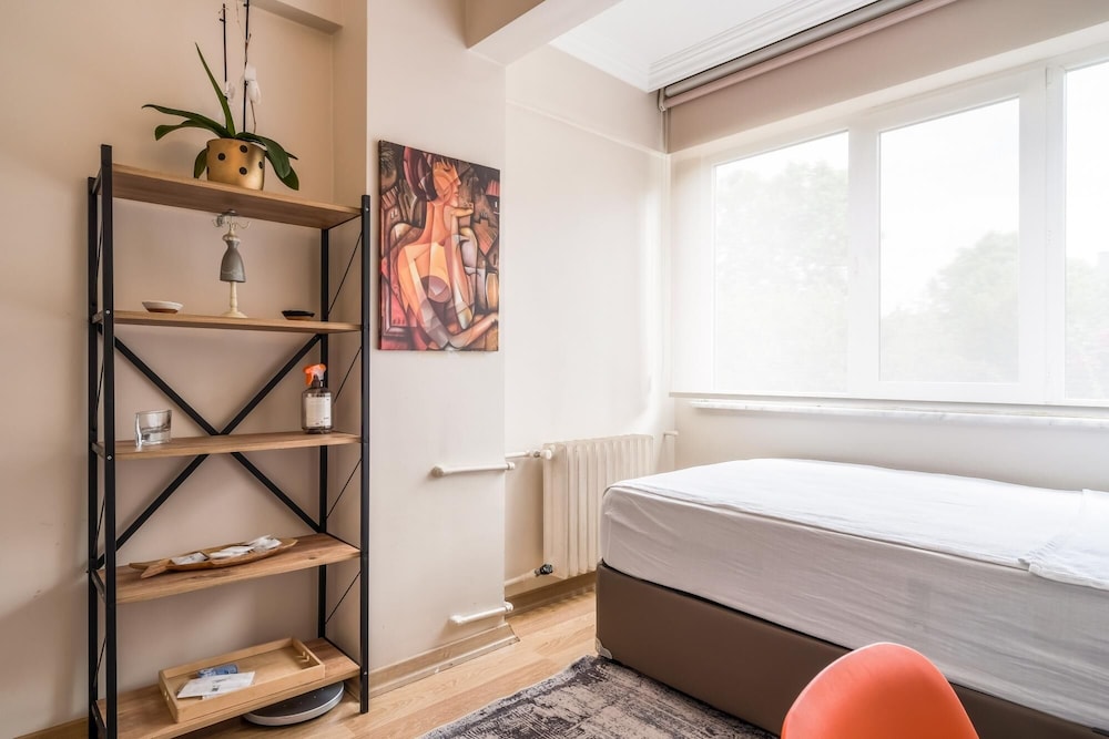 Charming Flat w Balcony 5 min to Zorlu Center