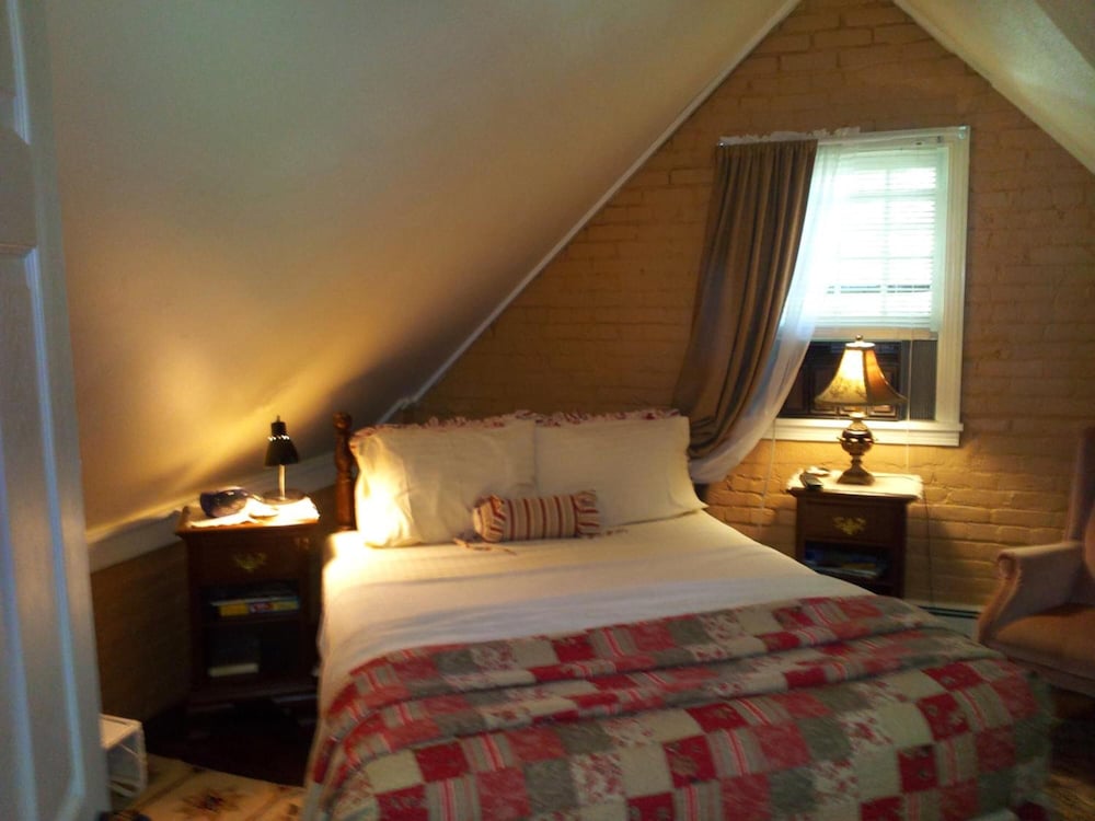 Clifford House Private Home Bed & Breakfast