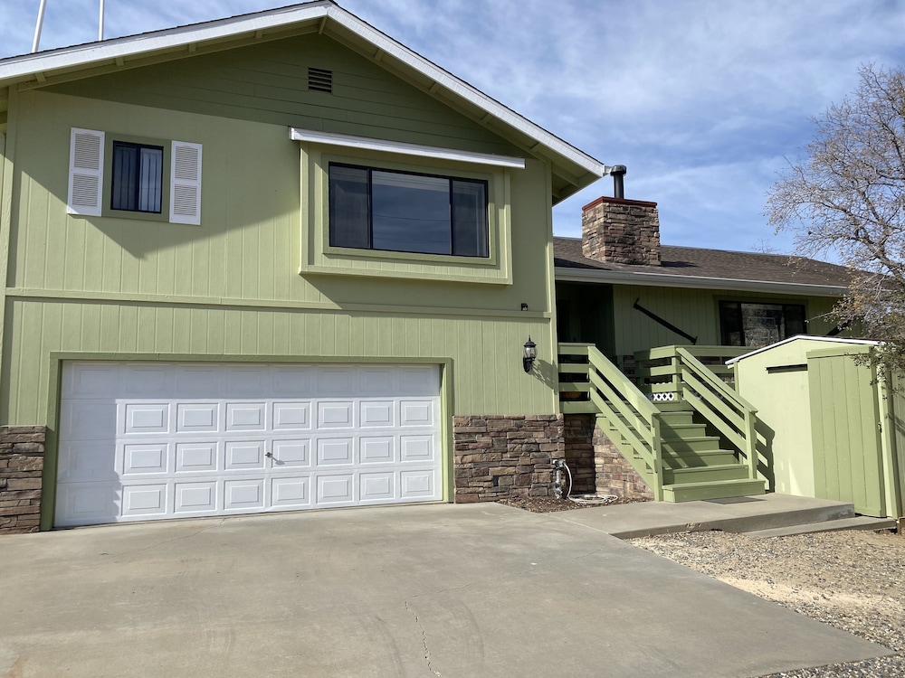 Kern River Retreat - Walk To River & Downtown! 3 Bedroom Retreat by RedAwning view 4