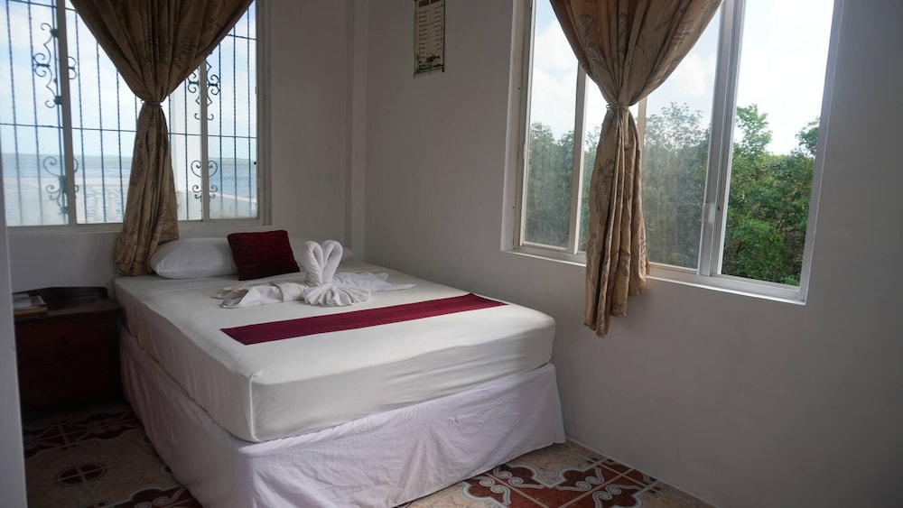 See Belize Waterside Sea View 2-bedroom Apartment w Balcony, Pool & Deck 2nd FL