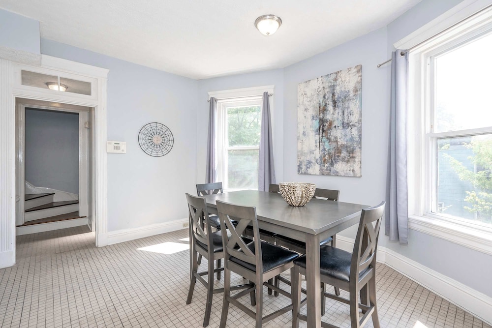 Queen City Suites For 7