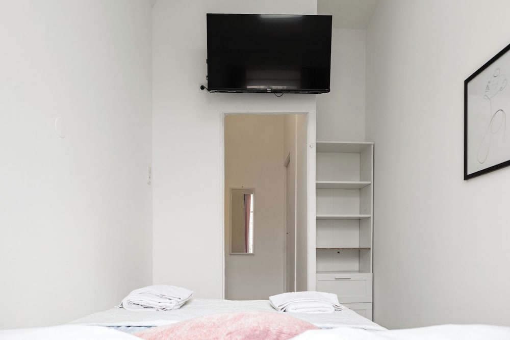 Cozy Room Shared Apt Millennium Tower