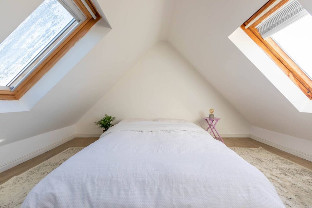 Bright 1 Bedroom Flat Near the Tube