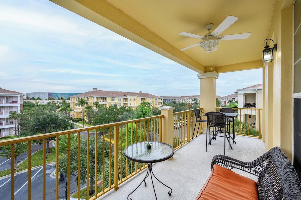 Penthouse Vacation Condo, Near the Parks - 2015