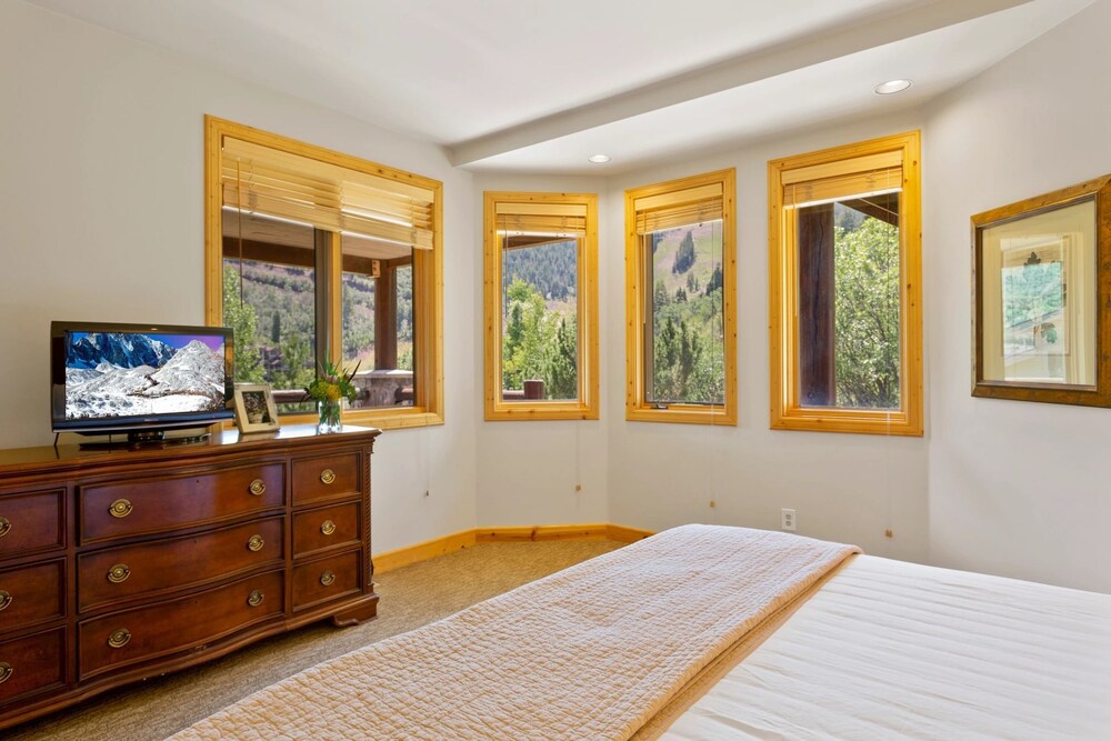 Trail's End Lodge at Deer Valley Resort - Four Bedroom Residence with Spa #18 4 Condo