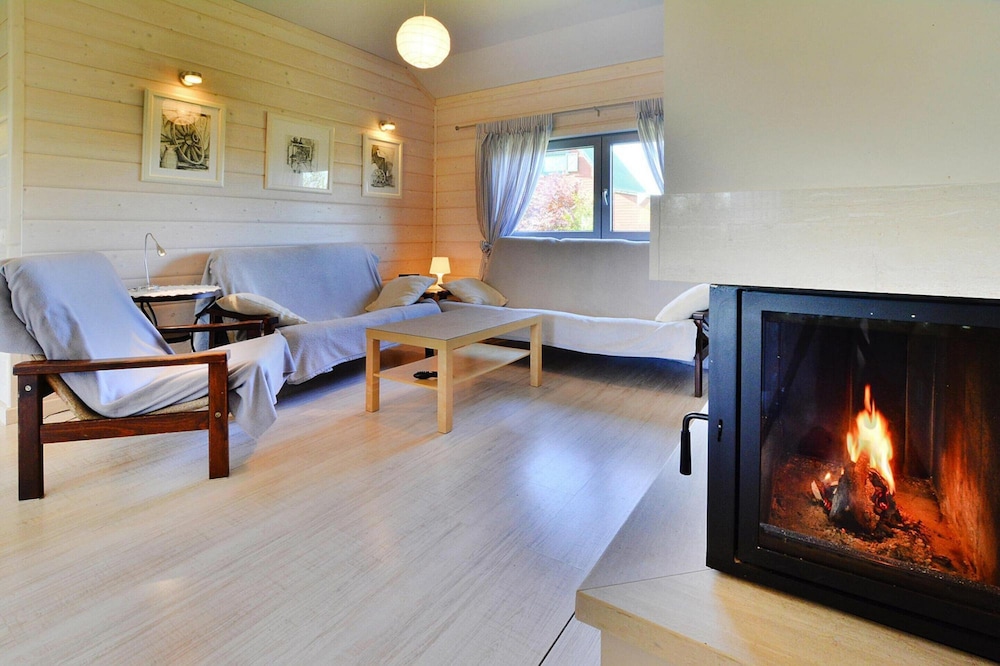 Large Holiday Home With Private Garden
