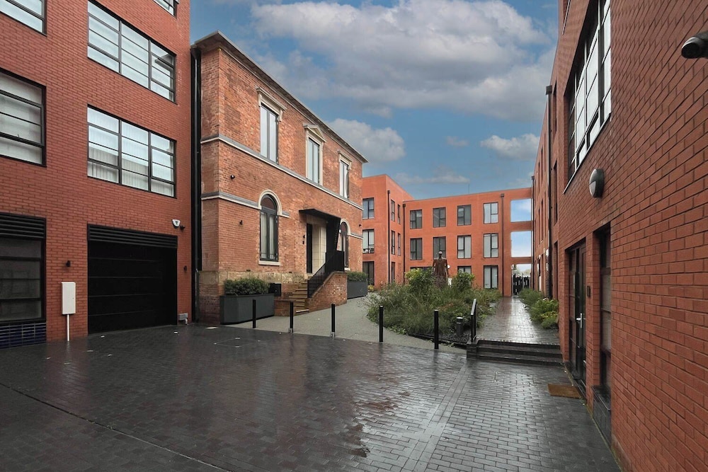 1 Bed Flat - Sleeps 4 - Pets - Parking - Wifi