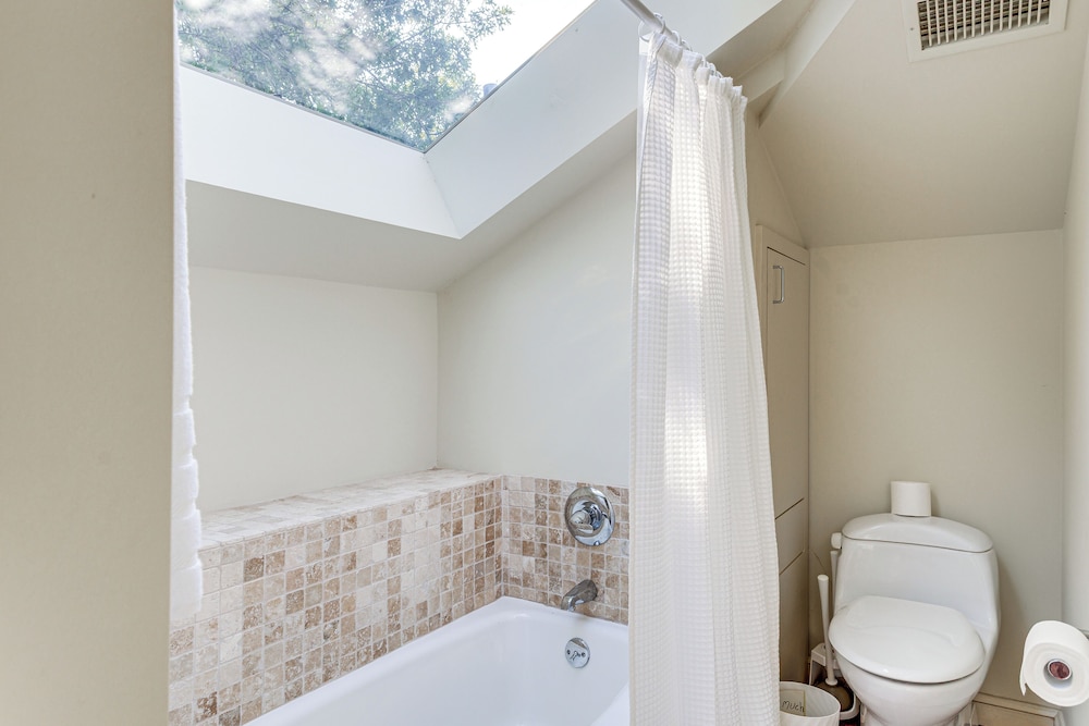 1 Mi to OU! Group Getaway w/ Game Room, Pool