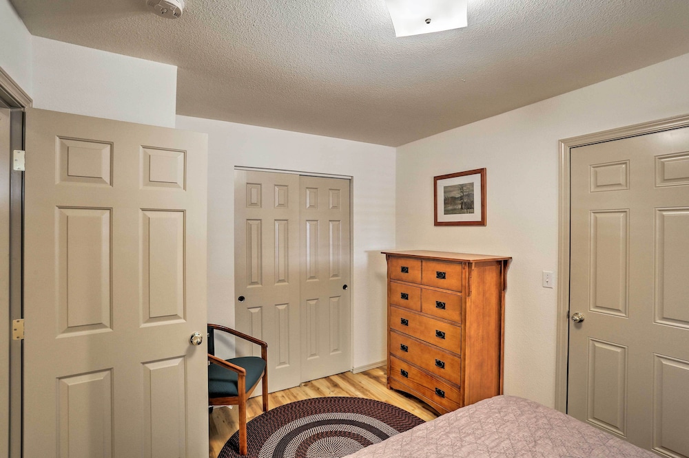 Cabin w/ Backyard Space - 1/2 Mi to Trinity Lake! view 5