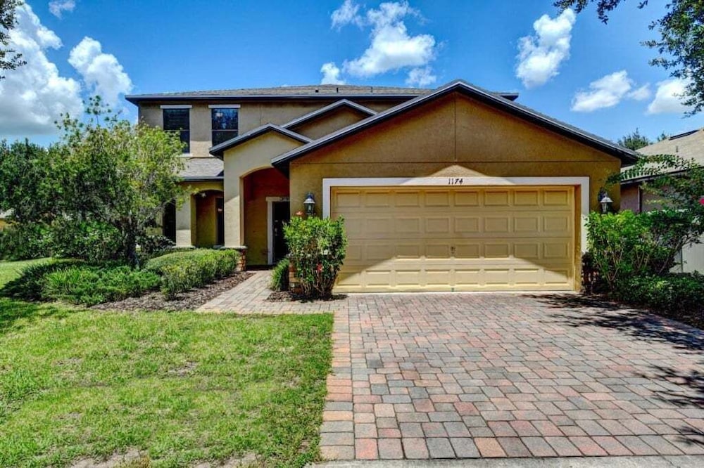Spacious 6br Villa W/ Private Pool near Disney 6 Bedroom Villa