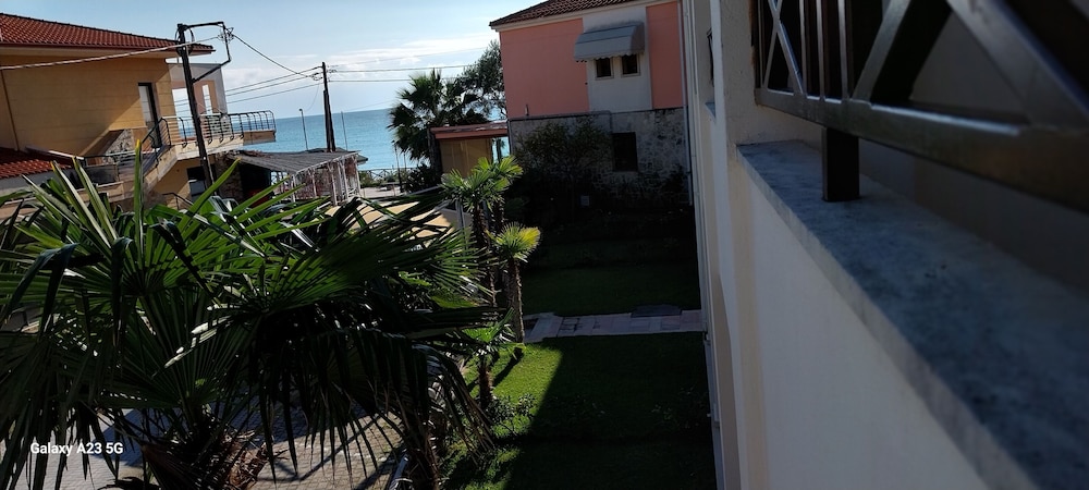 Paralio Hotel