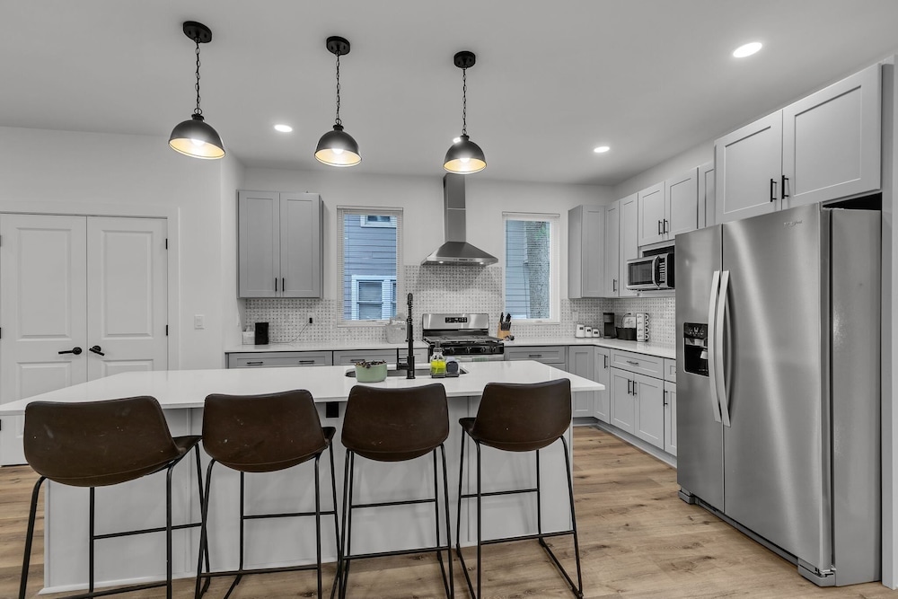 Brand-new 4br Unique Design Near Downtown Indy 4 Bedroom Home