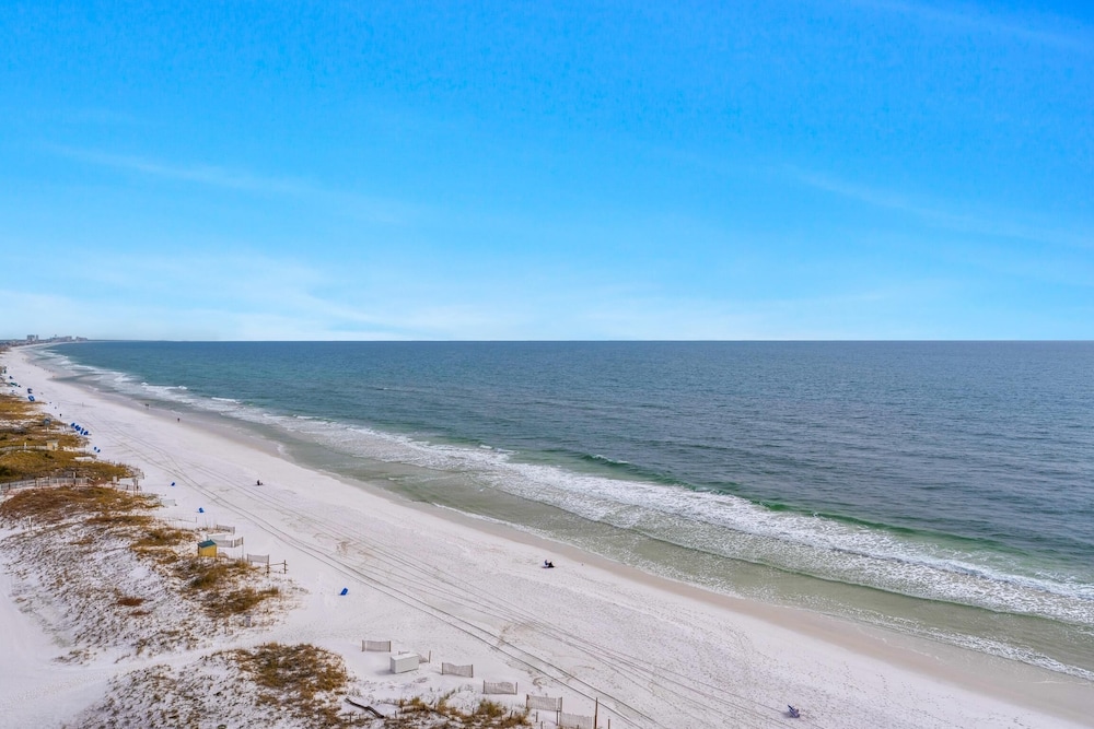 Pelican Beach Resort 1207