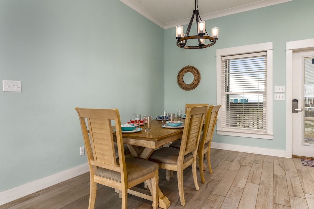 Sea La Vie - 106 Velasco Ct 4 Bedroom Home