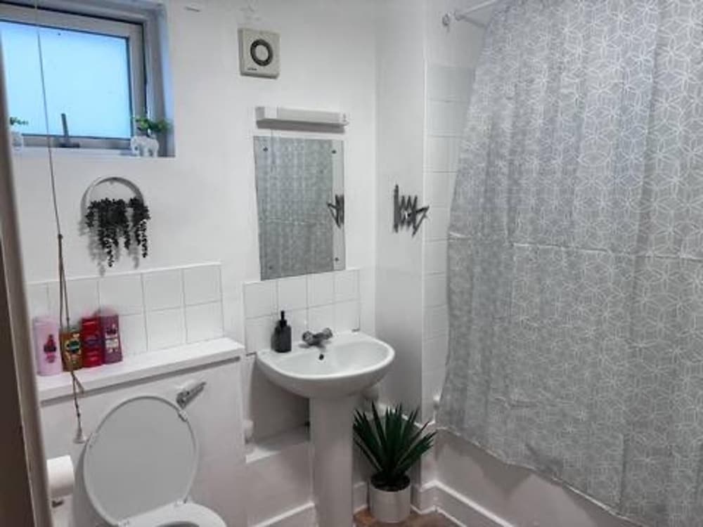 1br-sleeps4-35mintocentrallondon-40mintoheathrow