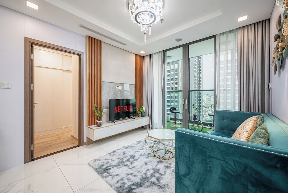 Landmark Apartment in Vinhomes Central Park
