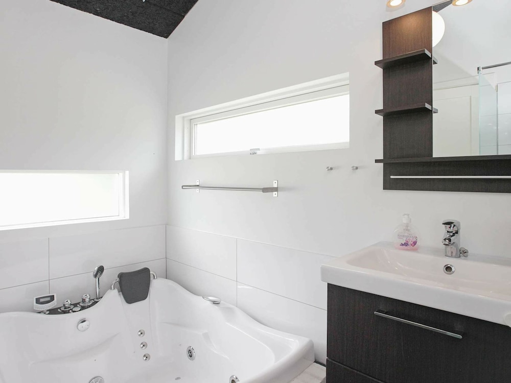 6 Person Holiday Home in Strandby-by Traum view 4