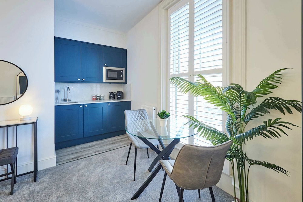 Host Stay The Langley Hotel Apartment 6