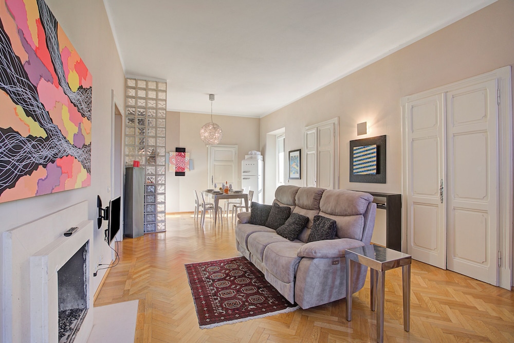 Zara Apartment in Villa Jejia