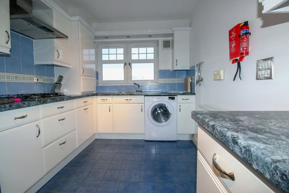 Turnberry Apartments