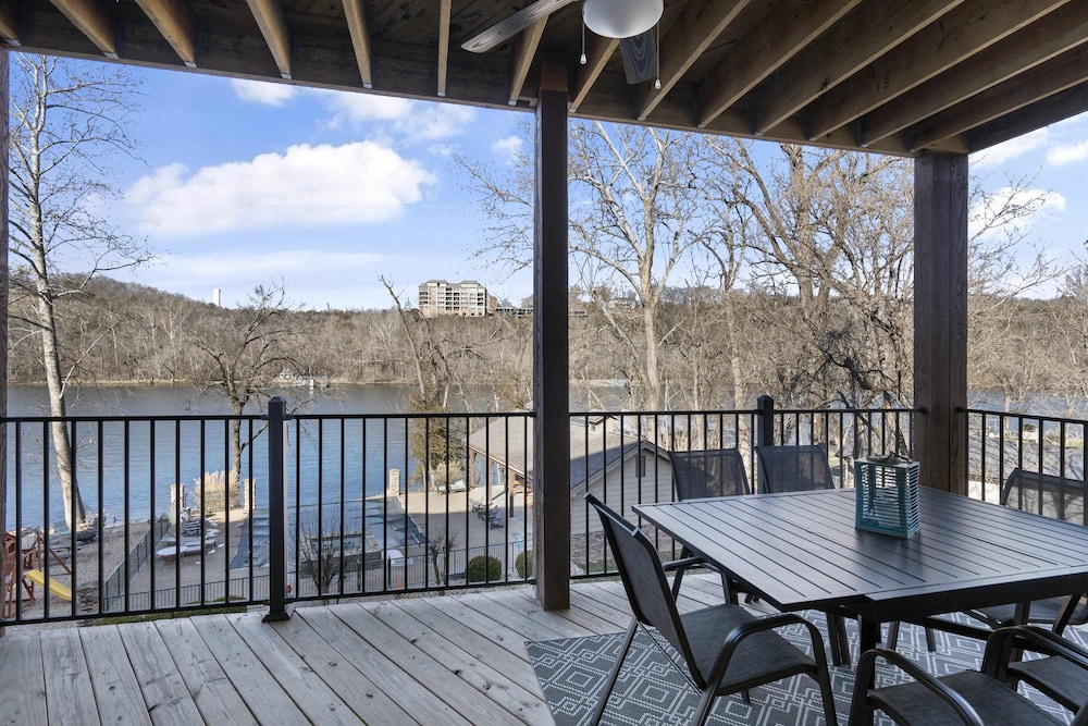 Pleasant View on Taneycomo