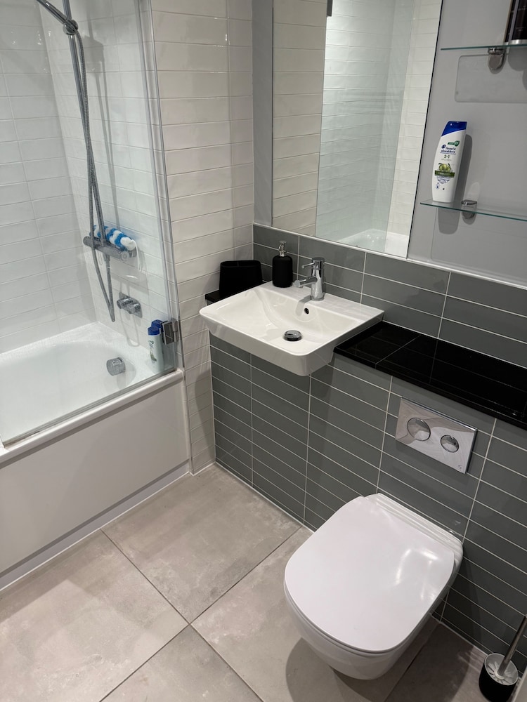 Cozy 1 bed Apartmrnt Luton Airport