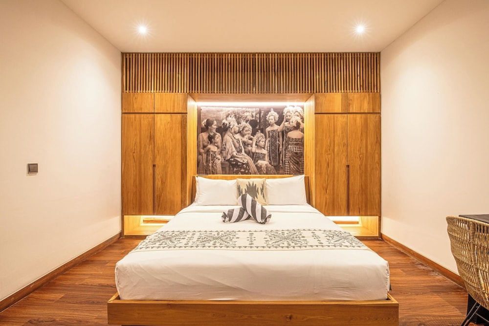 Opulent 6BR Villa, 400m From Canggus Golden Shore