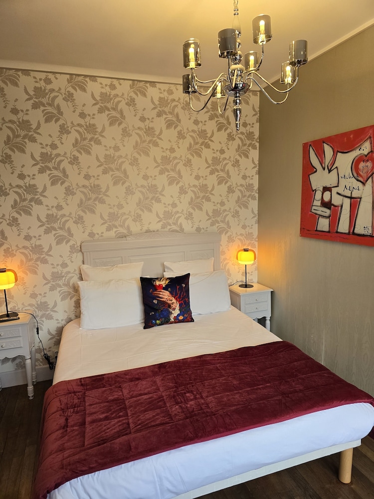 Castel Bayeux Guesthouse