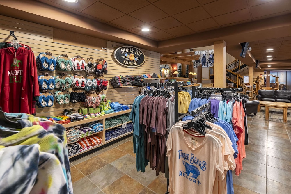 Three Bears Waterpark Resort Near Tomah, Ascend Collection Hotel