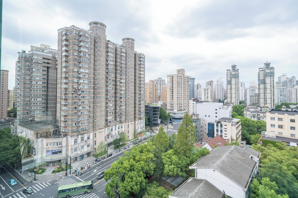 Tyms Xujiahui Prime 2BR APTGarden