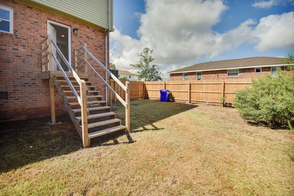 Stay By the Beach! Norfolk Duplex Half-mi to Ocean