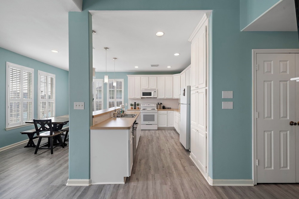 The Krusty Krab by Ryson Vacation Rentals