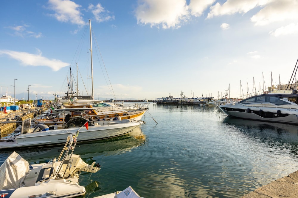 Mergellina Sea Studio With Jacuzzi by Wonderful Italy