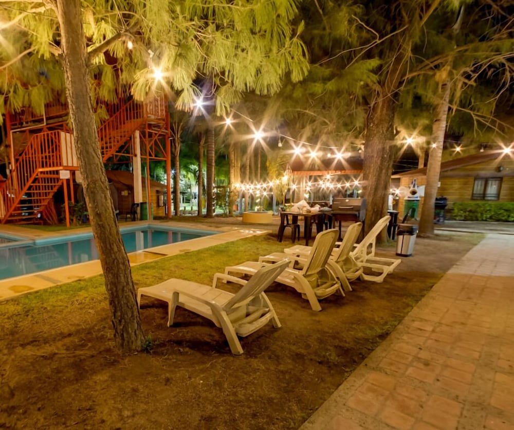 Parque Girasoles Balneario & Cabañas