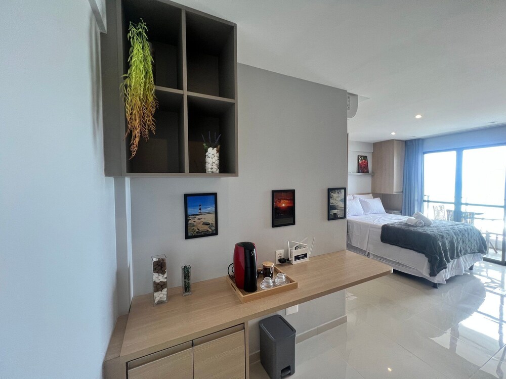 Stay Just Steps From Itapua Beach, With Pool and gym - RGF