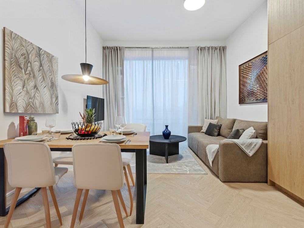 Living No. 5 by GT7 Hospitality