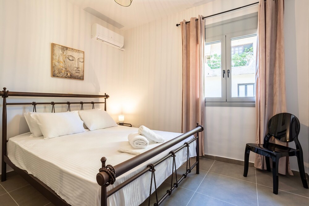 Filiatra Charming Urban Escape Your Cozy Retreat