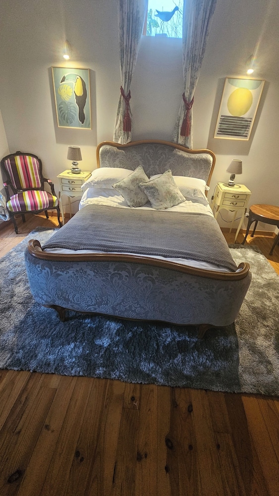 The Lions Den - La Loge Mantilly