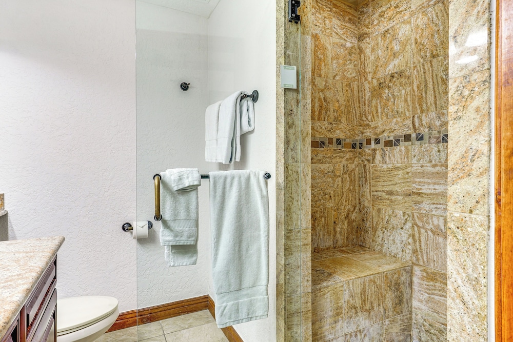 Walk to Ski Lift: Resort Condo in Park City!