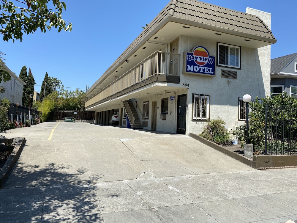 Bayview Motel