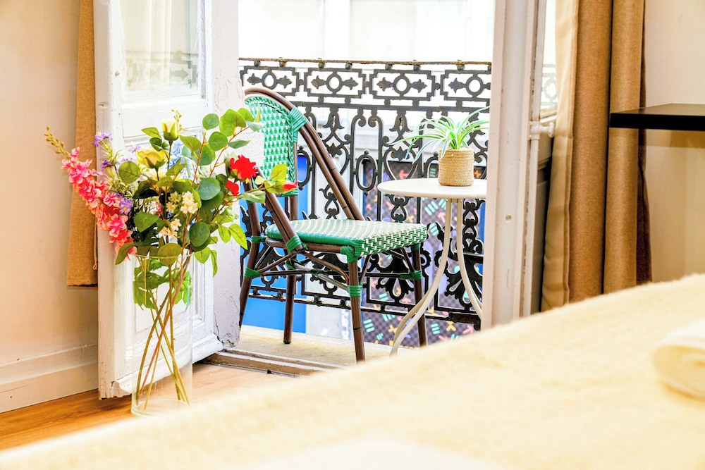Comfy 5BR Apartment in Heart of Ghent