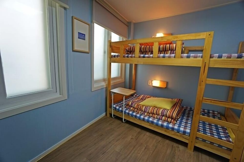 710 Guest house Yellow