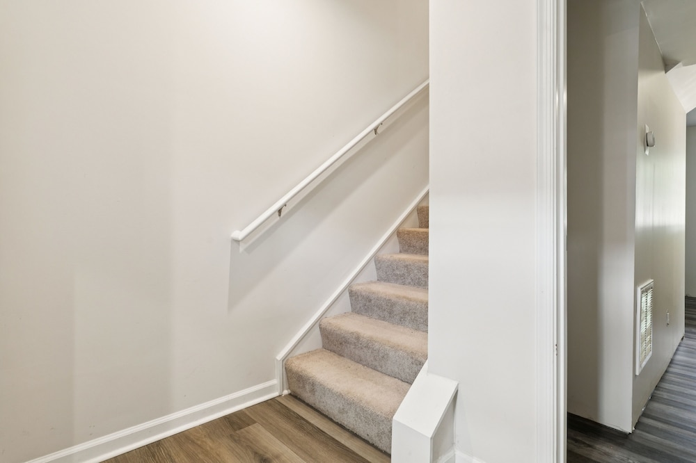 Modern Downtown Retreat Near Swamp Rabbit Trail 4 Bedroom Townhouse