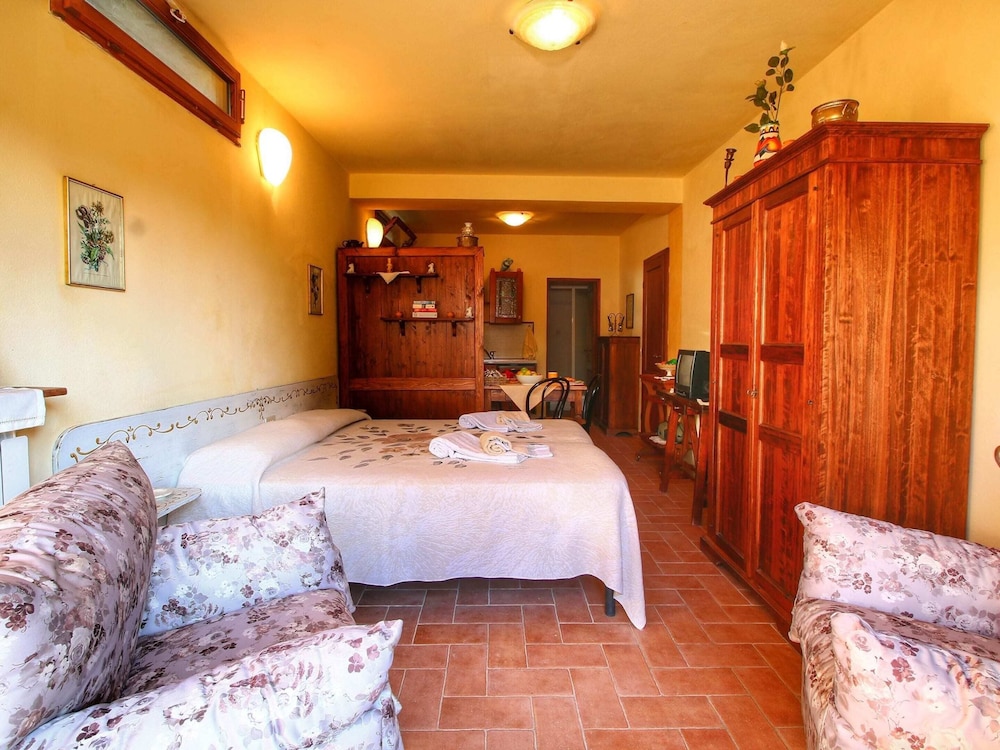 Chianti Hillside Farmhouse view 2