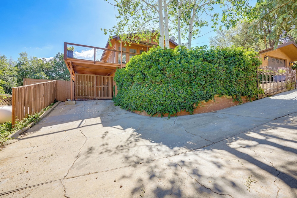 Prescott Vacations - Picturesque Prescott Home w/ Mtn Views Hot Tub - Property Image 15