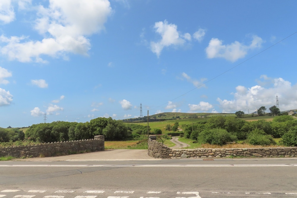 Bwthyn Derwin Fawr